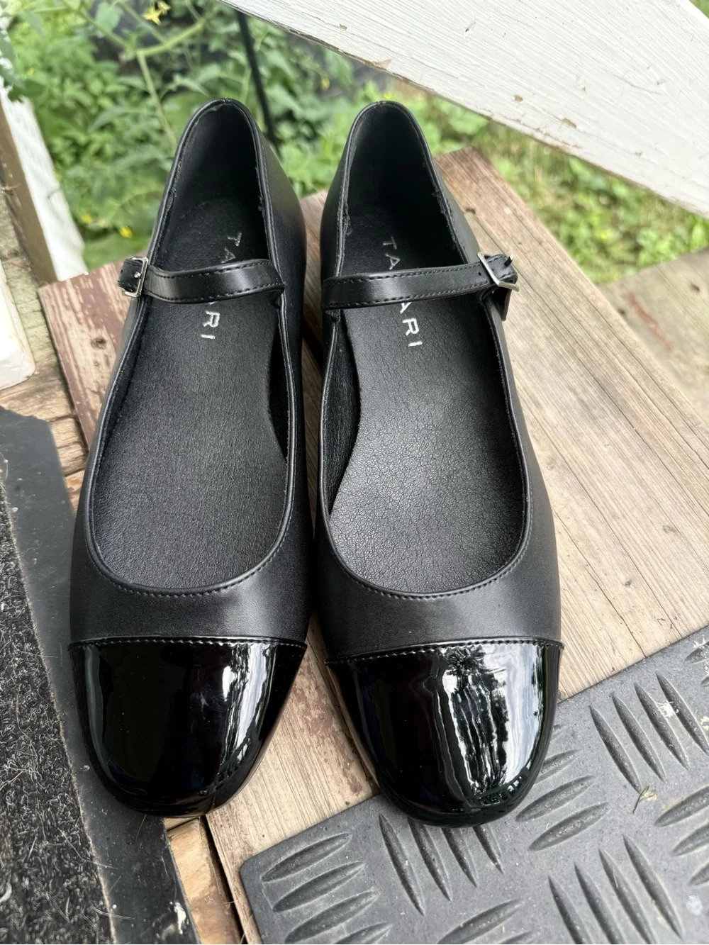 N/A sleek black